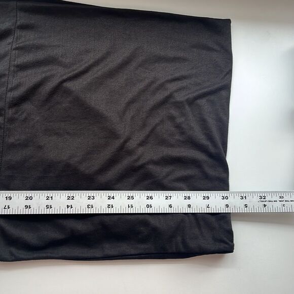 Beyond Yoga Pocket Infinity Scarf Black One Size - Picture 7 of 7